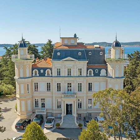 Hotel Les Tourelles Сен Максим Екстериор снимка