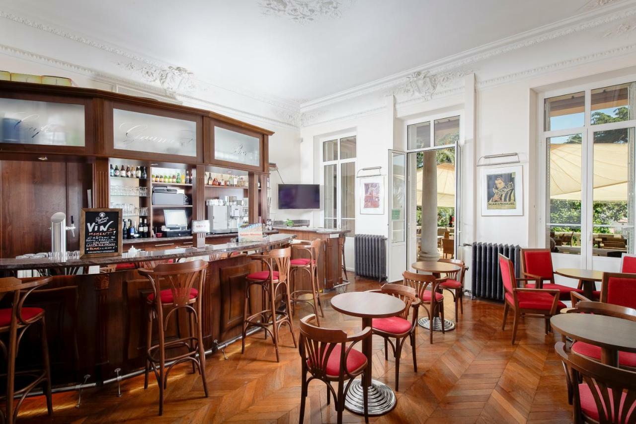 Hotel Les Tourelles Сен Максим Екстериор снимка